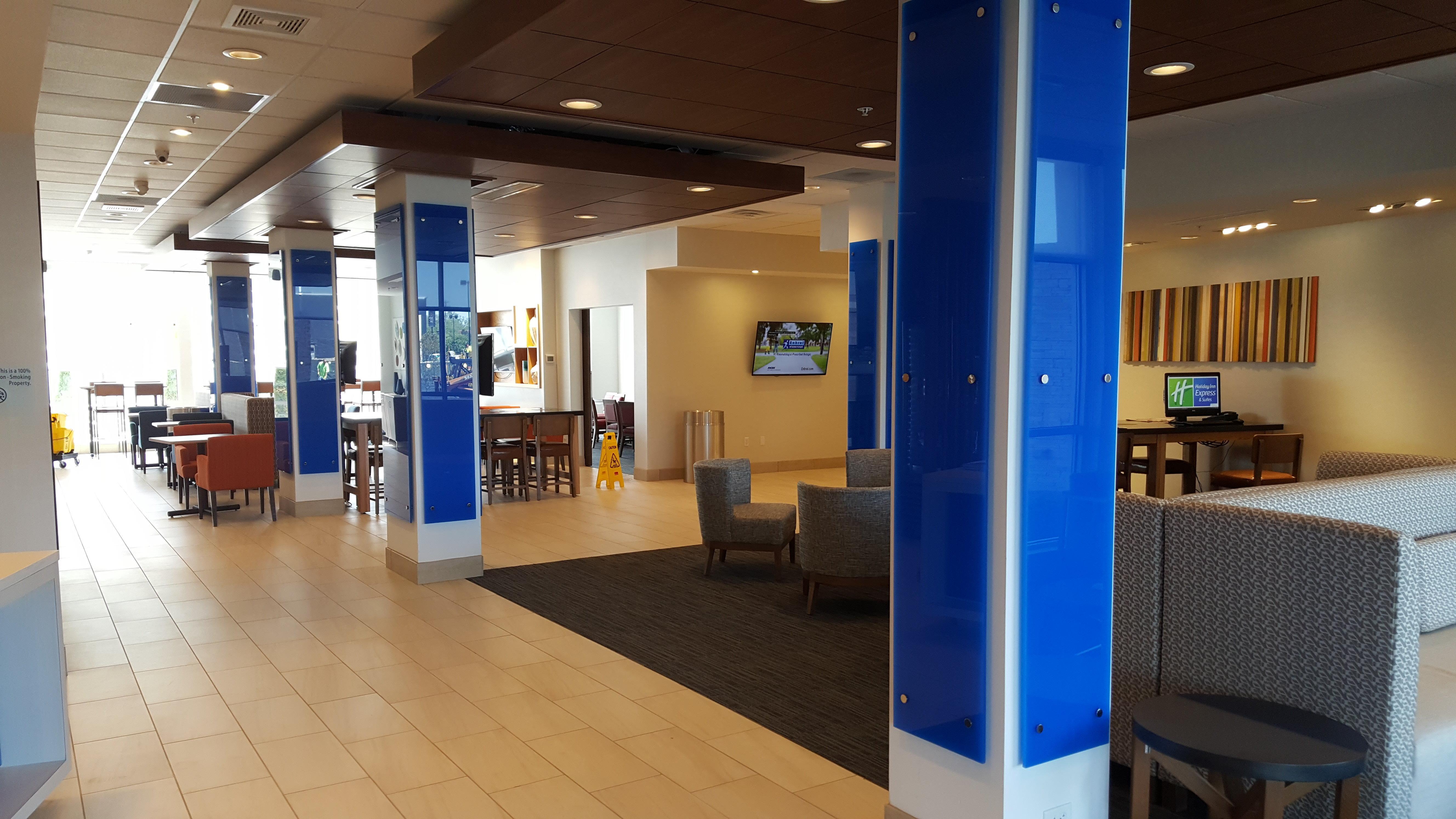 Holiday Inn Express & Suites Toledo West By Ihg Eksteriør billede