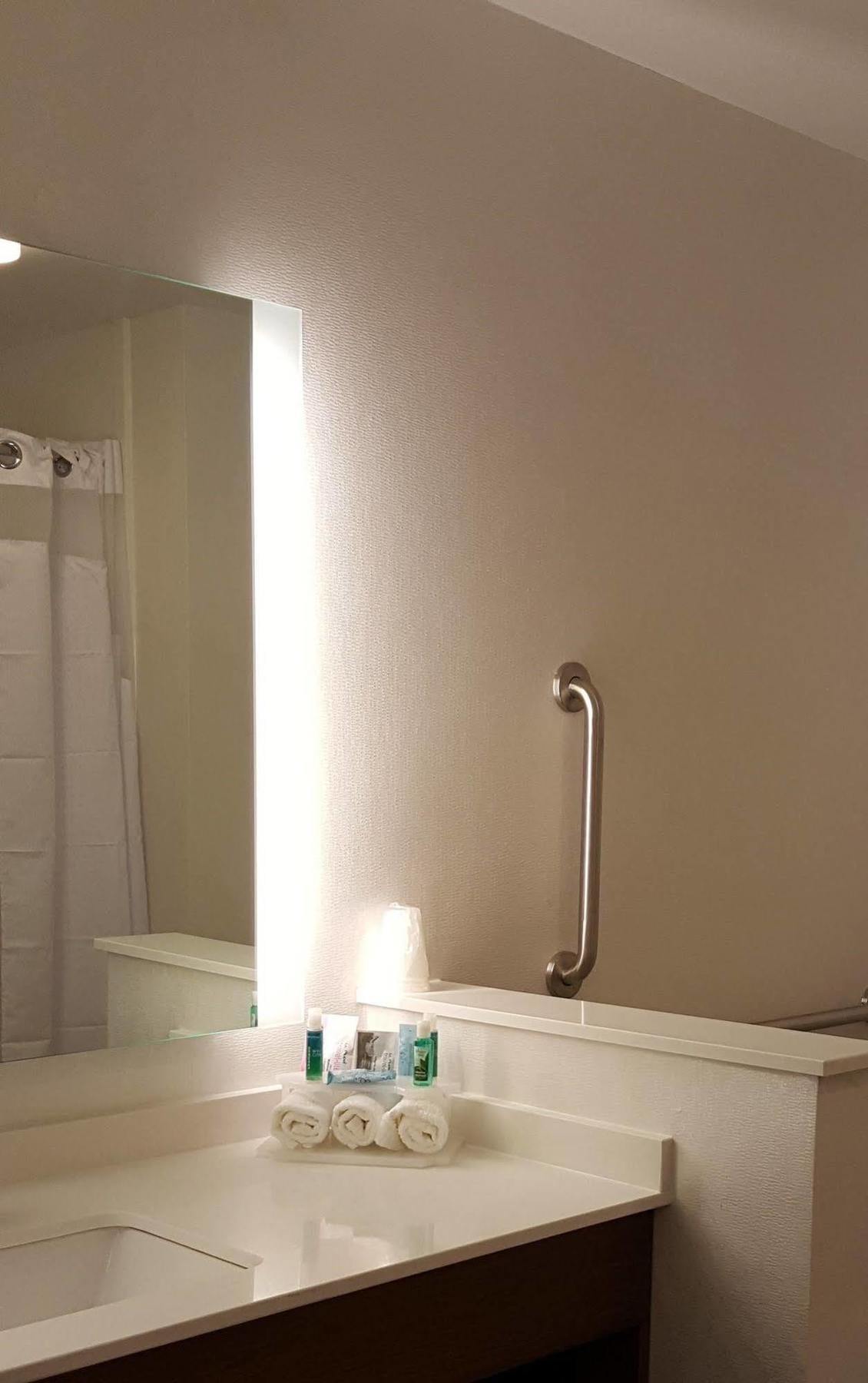 Holiday Inn Express & Suites Toledo West By Ihg Eksteriør billede