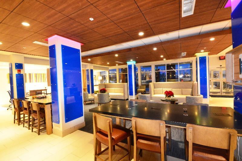 Holiday Inn Express & Suites Toledo West By Ihg Eksteriør billede