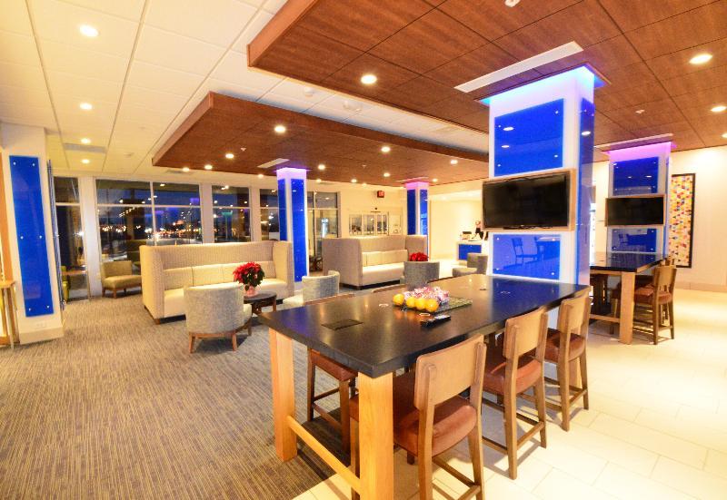 Holiday Inn Express & Suites Toledo West By Ihg Eksteriør billede